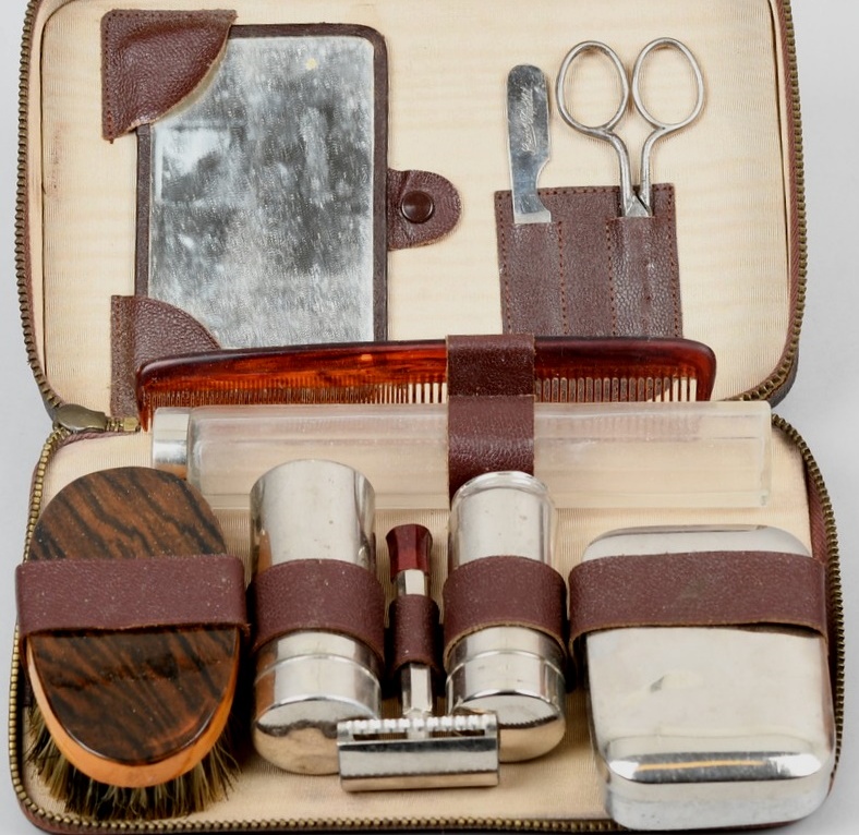 German 1930's Mens Shaving Kit Leather Case Complete With Content