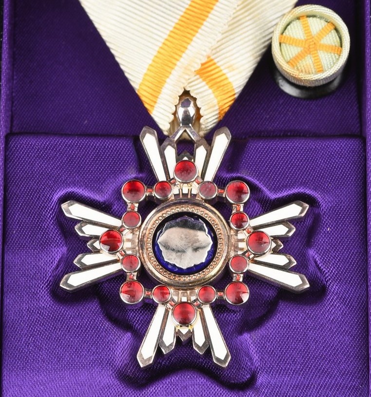 Japanese Cased Order of the Sacred Treasure 6th Class
