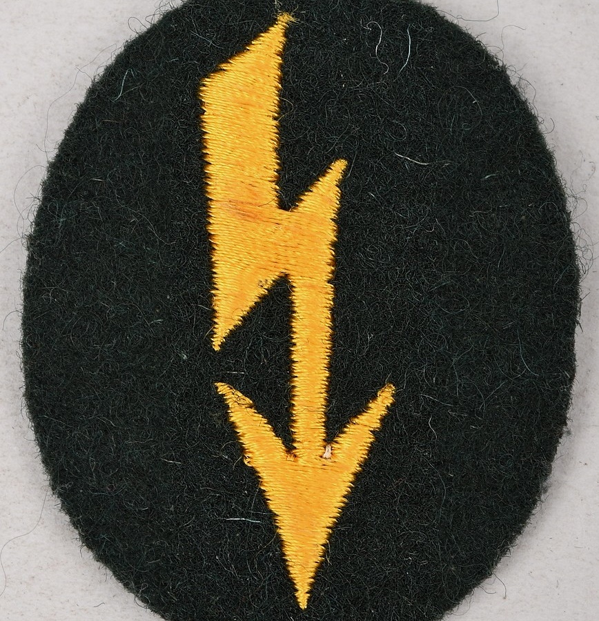 Heer Cavalry Signal Peronnels Trade Badge