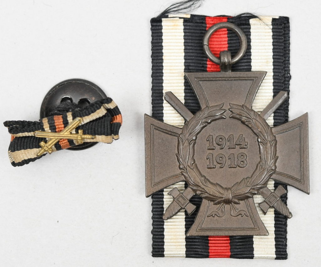 Combatants Cross of Honor 1914/1918 With Swords And Lapel Button Device