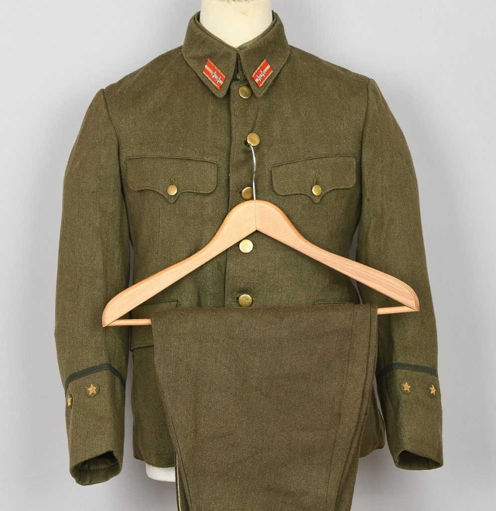 Matched Set of Minty Japanese Army Lieutenant's 