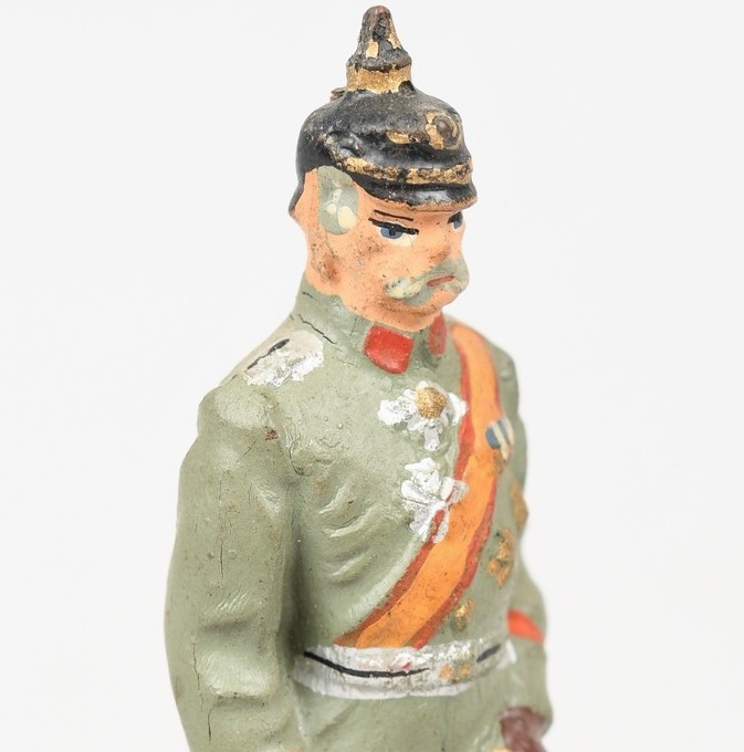 Standing Hindenburg Lineol figure