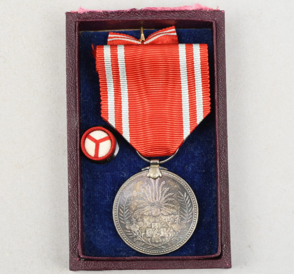 Japanese Mens Red Cross Membership Medal with Case of Issue
