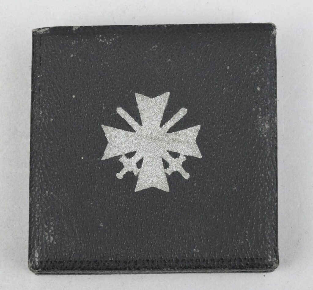 Issue Case For The 1'st Class War Merit Cross 1939 With Swords