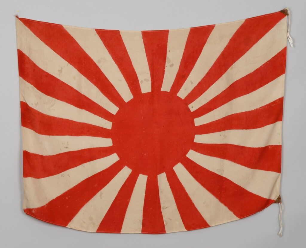 japanese-ww2-rising-sun-flag-in-silk-military-antiques